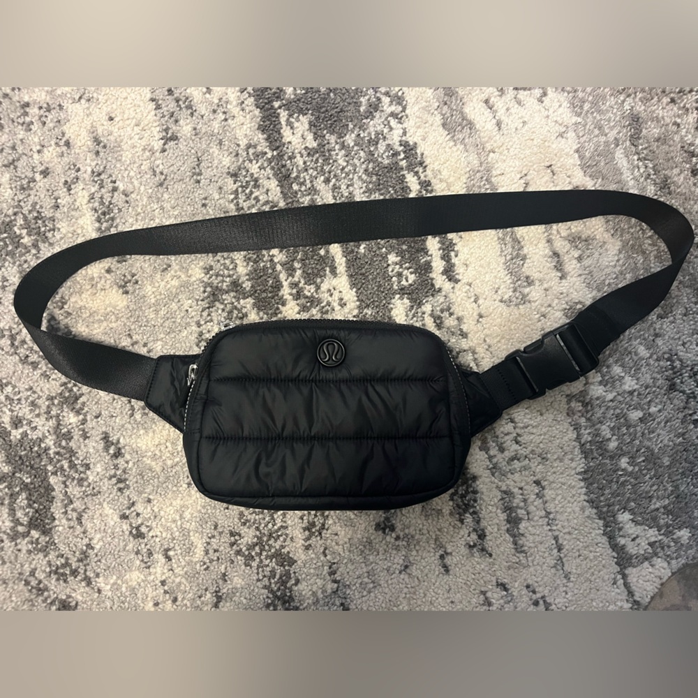 EUC Lululemon Everywhere Belt Bag 2L